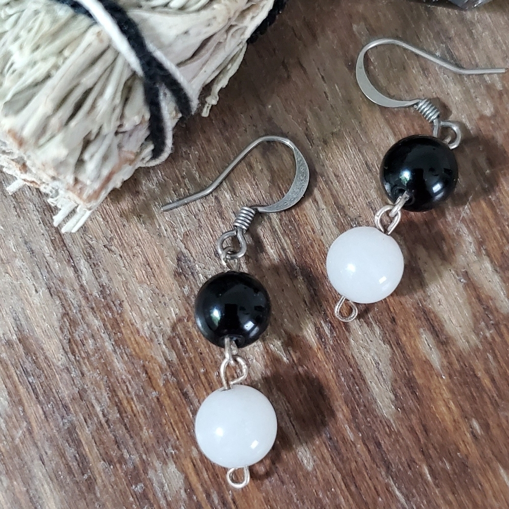 white quartz black onyx crystal ball boho earrings - Picture 5 of 7